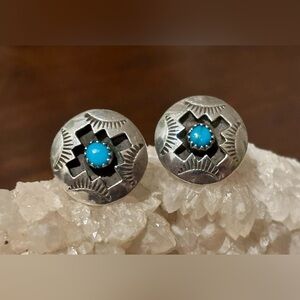 Vintage Sterling Turquoise Native American Shadowbox Earrings .75” di BEAUTIFUL